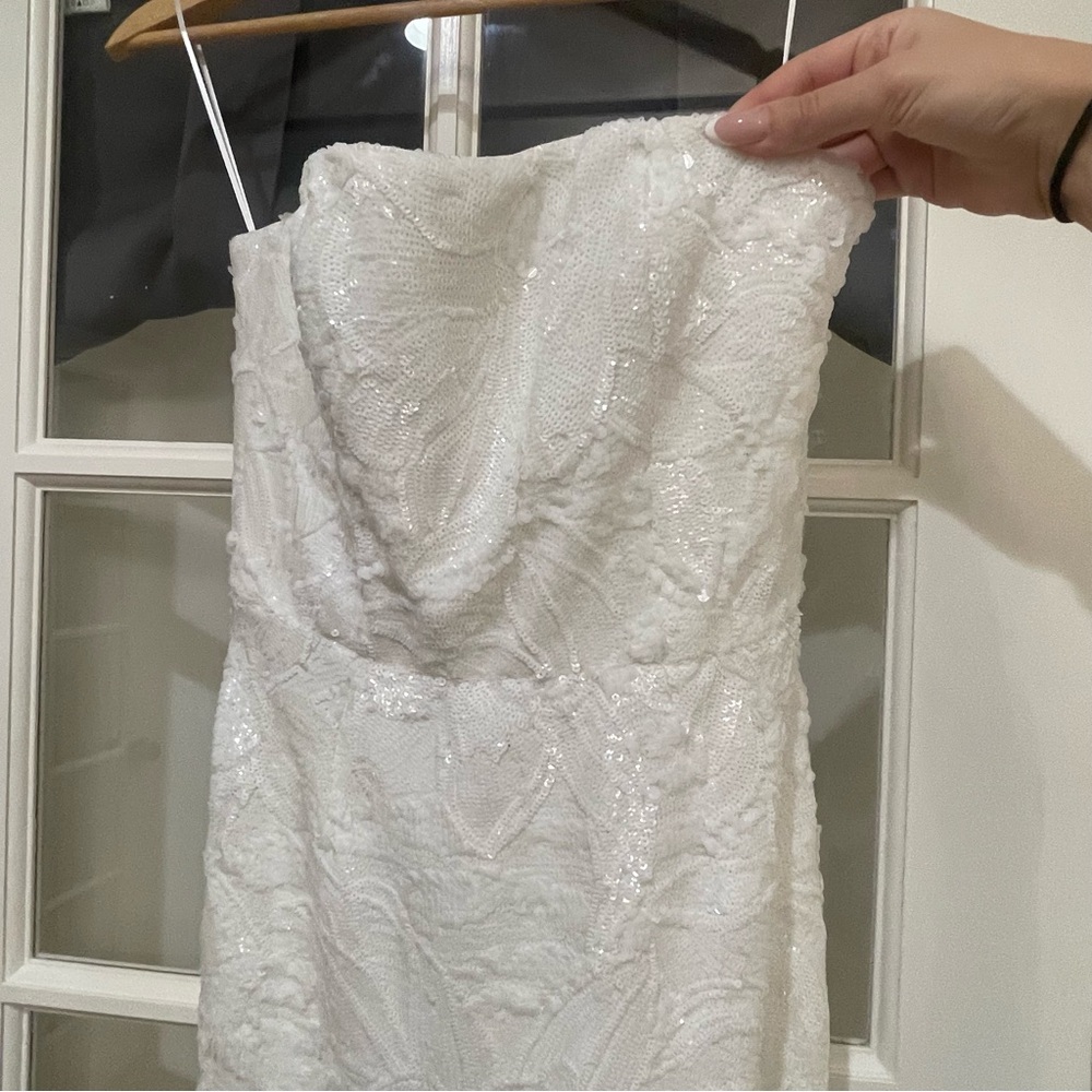 Helsi Serena Elegant White Strapless Dress - Picture 6 of 11